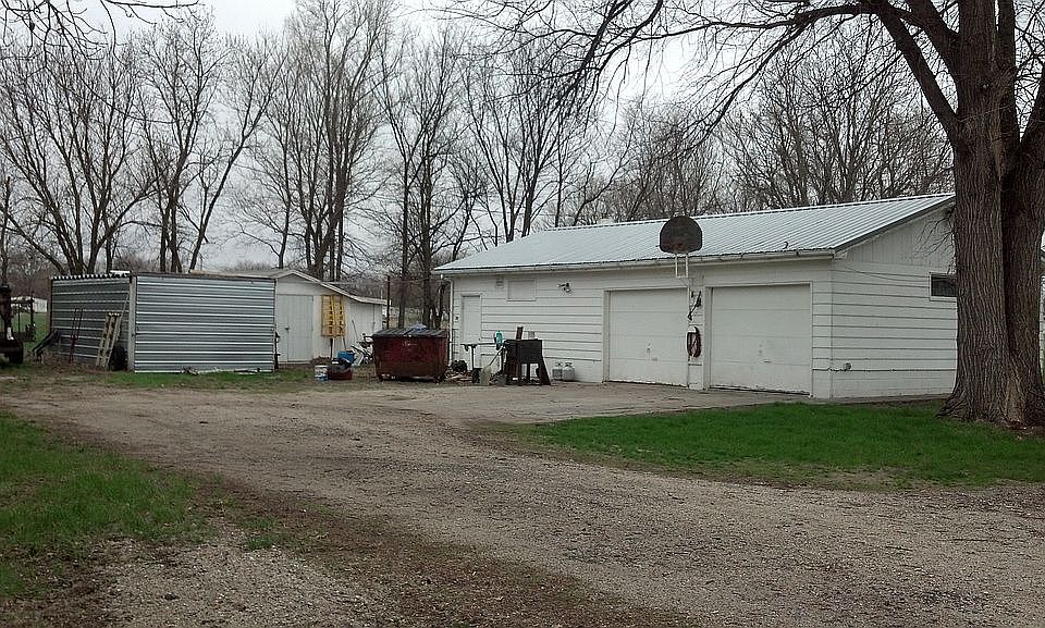 2nd image of 83571 Highway 57