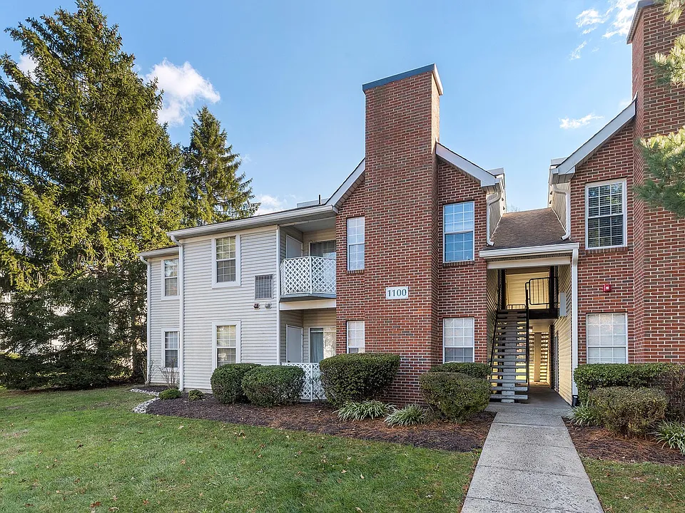 1102 Diamond Dr