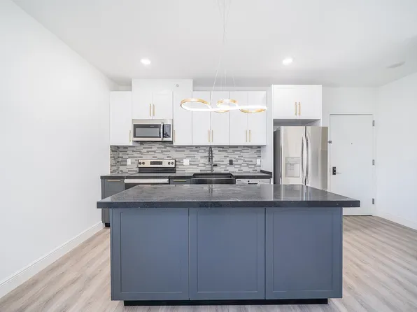 211 Baldwin Avenue image 5 of 35