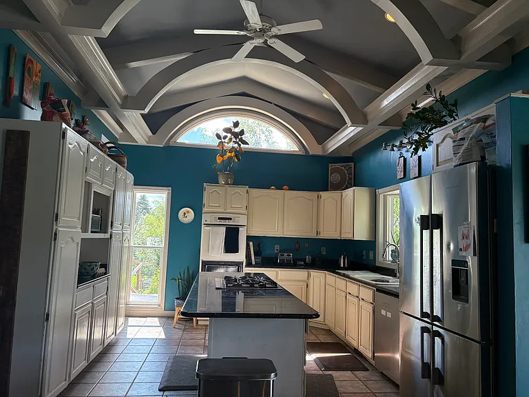 2750 Terrace Dr — Photo 10