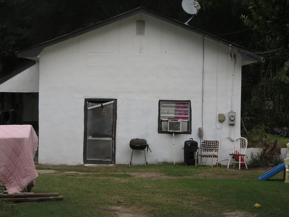 2nd image of 307 Page St