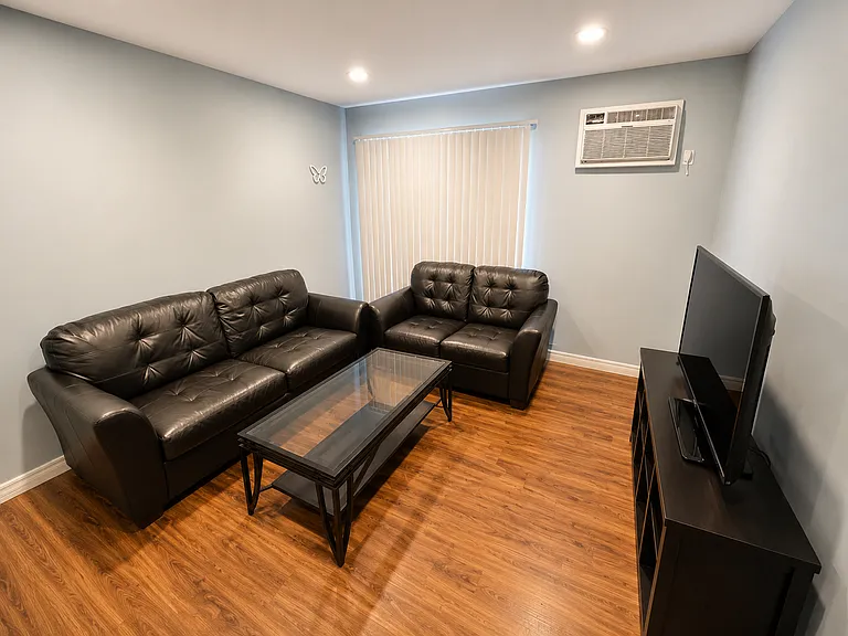521 Walnut St — Photo 9