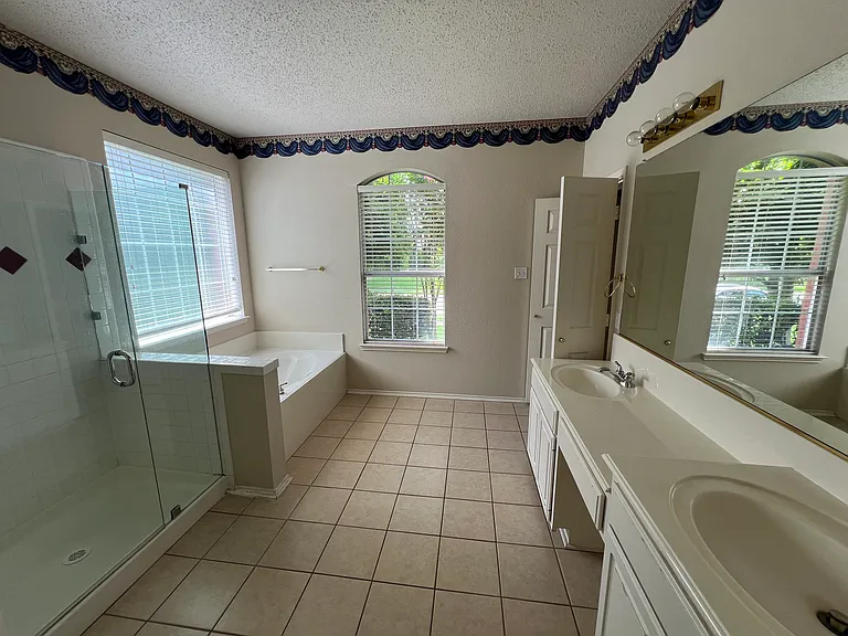 3633 Kimble Dr — Photo 13