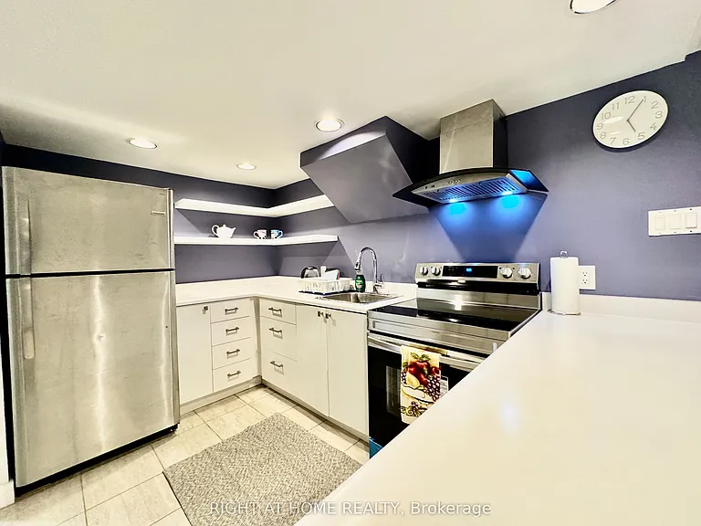 1196 Avenue Rd #BASEMENT — Photo 4