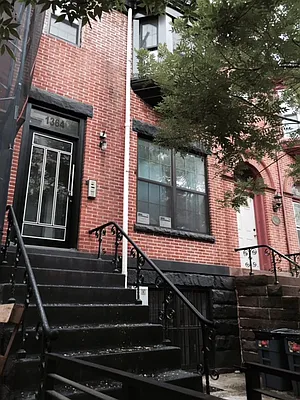 Rented by Premier Metro Realty Corp | media 22