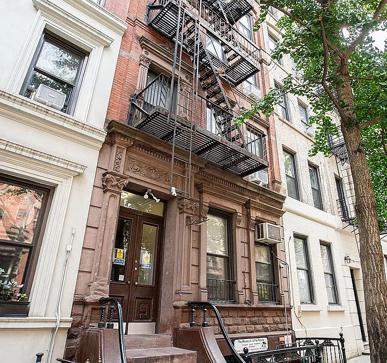 1st image of 122 E 91st St