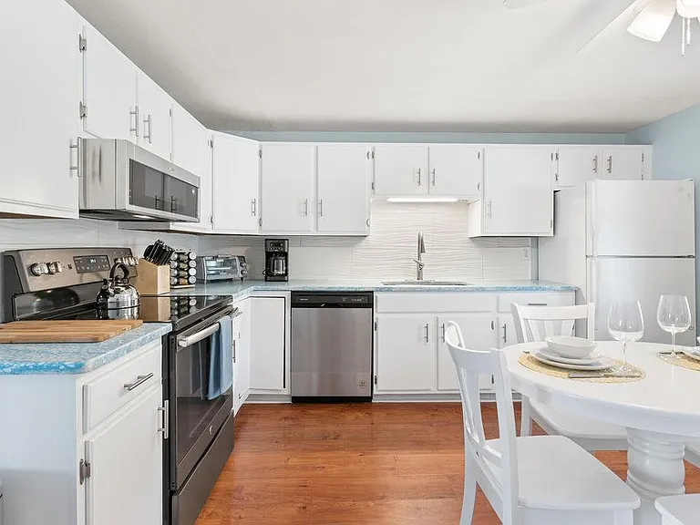 911 Ocean Blvd #9 — Photo 14