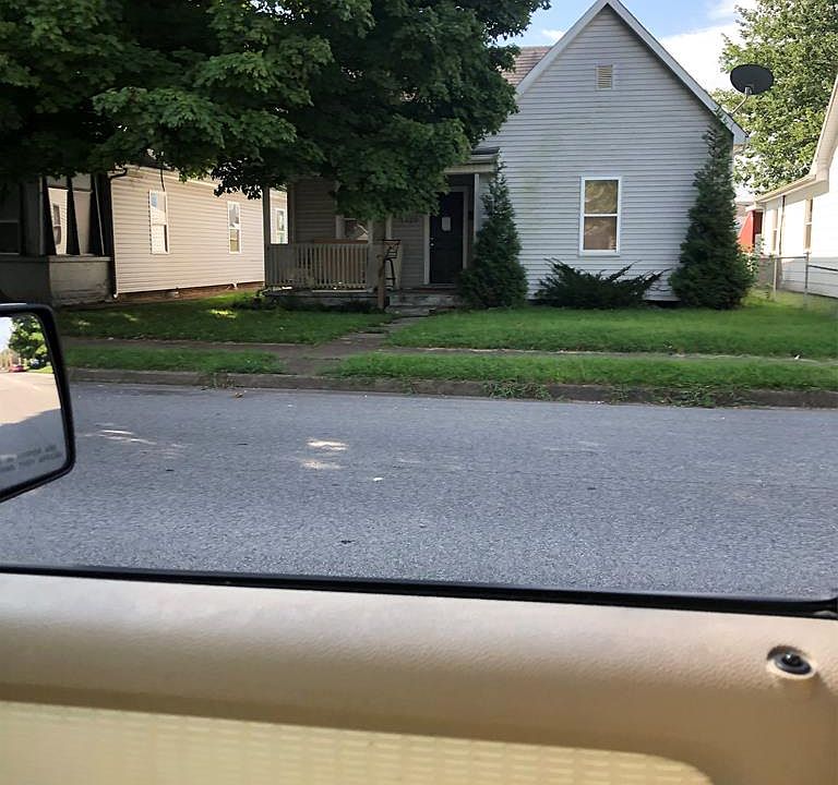 1st image of 1620 W 4th St