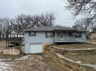 6727 SE Berryton Rd, Berryton, KS 66409