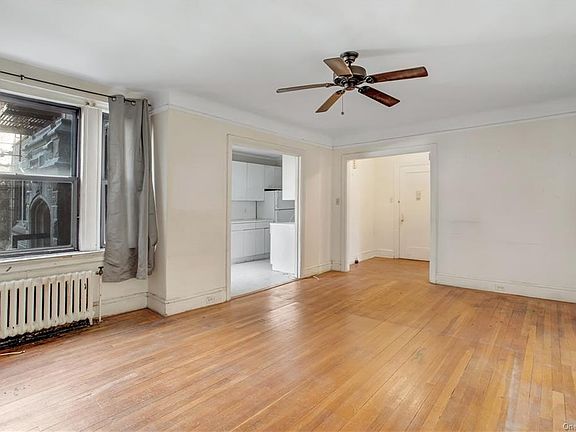 5th image of 254 Martine Ave APT 1D