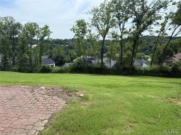 13230 Cozyhill Dr, Saint Louis, MO 63122