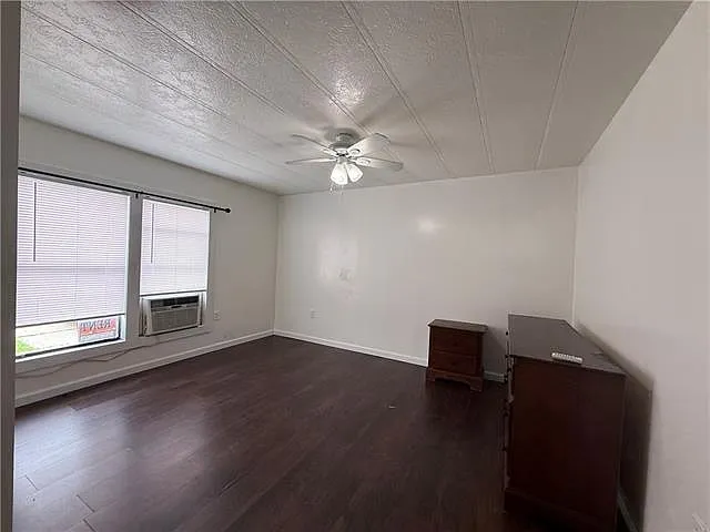 130 Lynn Dr — Photo 7