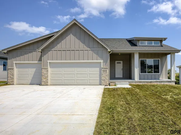 11009 N 169th St, Bennington, NE 68007