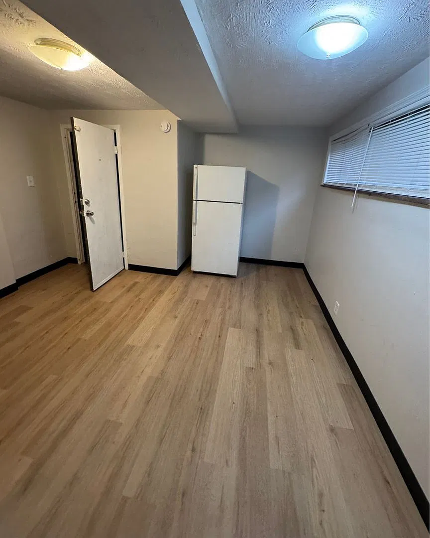 1 bed, 1.0 bath, $745 — Photo 2