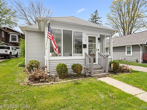 3rd image of 415 Taylor Ave
