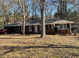 215 Segrest Cir, Athens, GA 30605