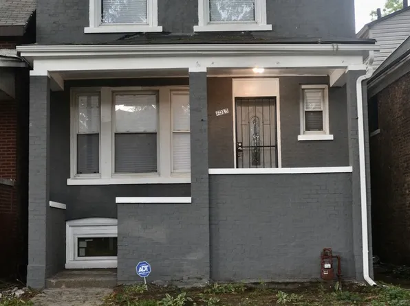 7015 S Calumet Ave, Chicago, IL 60637