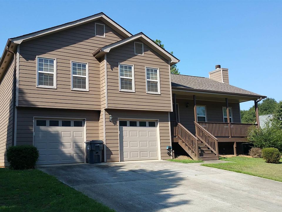 2nd image of 719 Wilkes Dr
