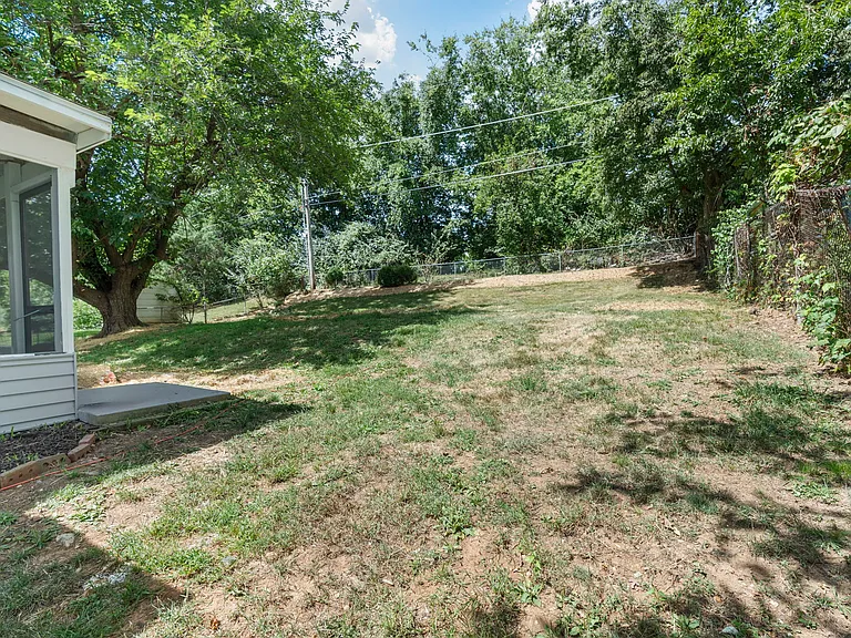 2751 Tiara Dr — Photo 39