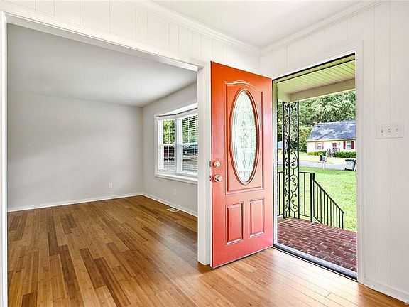 4th image of 7439 Laneview Dr