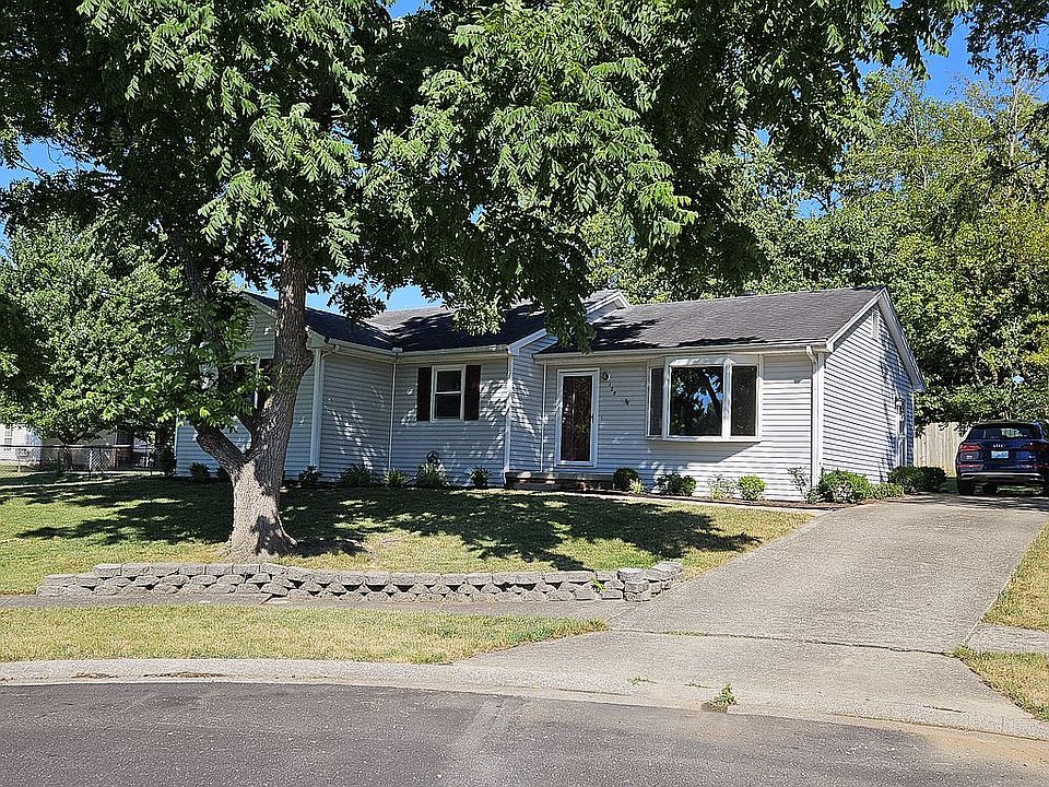 129 Maple Court Street View