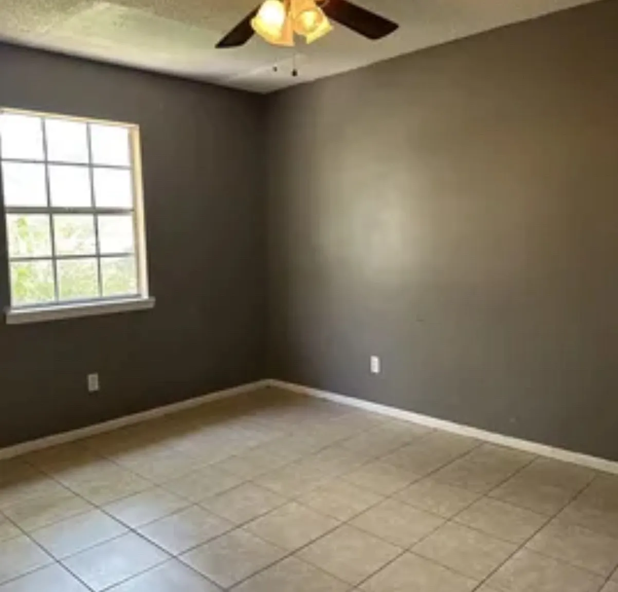 3 bed, 1300 sqft, $1,600 — Photo 4