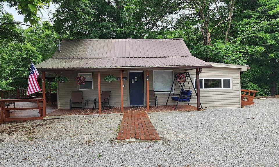 1st image of 450 Cedar Hill Rd