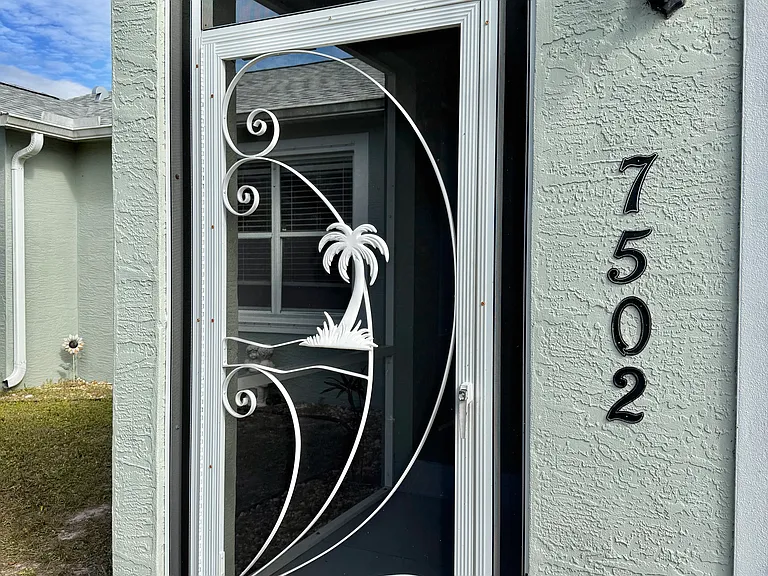 7502 Cohen St — Photo 2