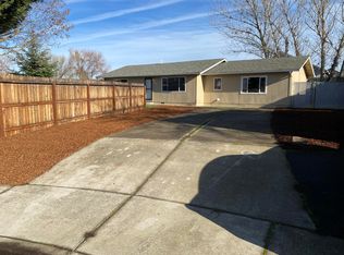 3093 Via Verde Cir, White City, OR 97503