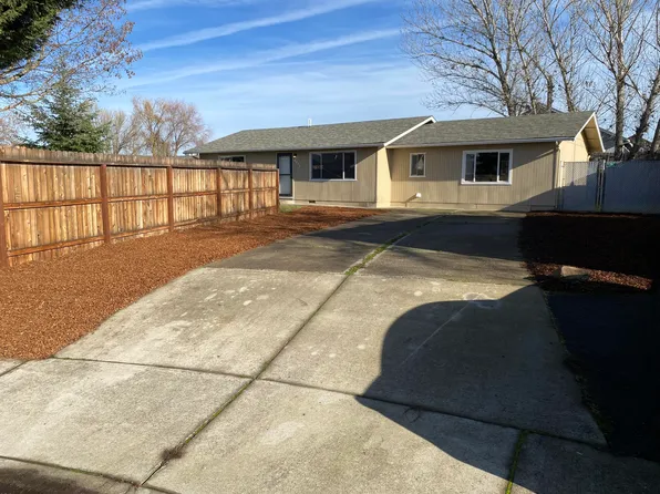 3093 Via Verde Cir, White City, OR 97503