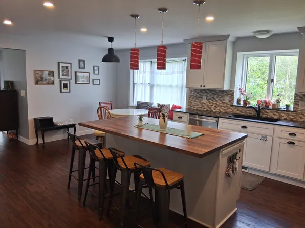 2710 English Rd, Rochester, NY 14616