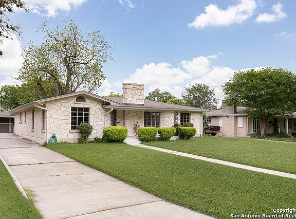 3rd image of 2323 W Gramercy Pl
