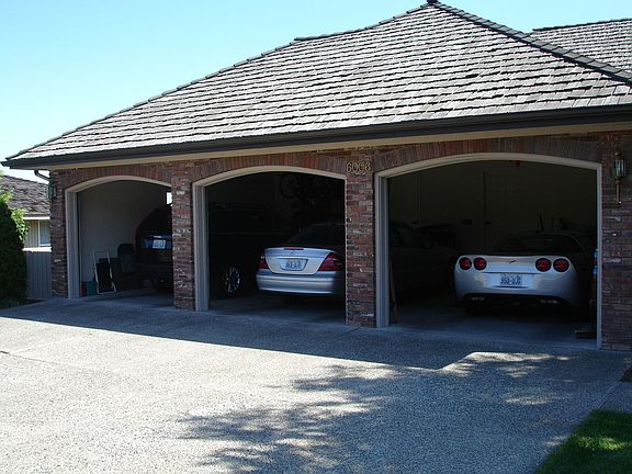 3 car garage