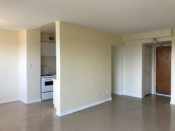 3rd image of 95 Wentworth St S #294748