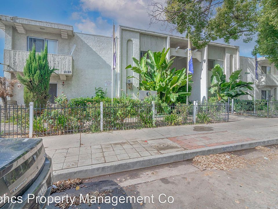 1st image of 8123 Langdon Ave #11