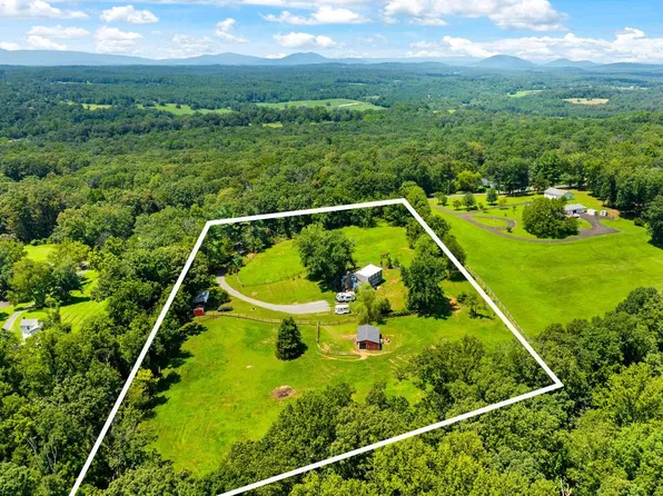 9467 Old Waterloo Rd, Warrenton, VA 20186