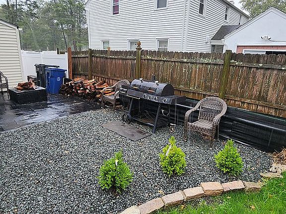 Patio Area w/fire pit