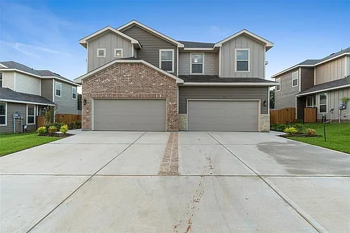 117 Wickersham #B Photo 1