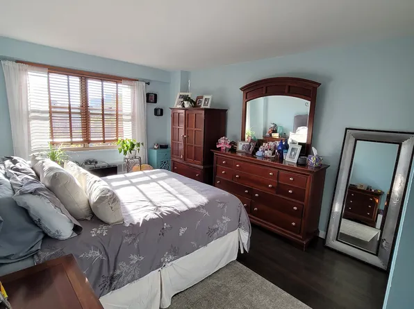 971 Jerome Street image 5 of 10