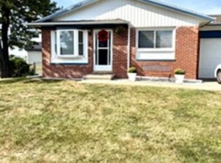 4015 W Creighton Ter, Peoria, IL 61615