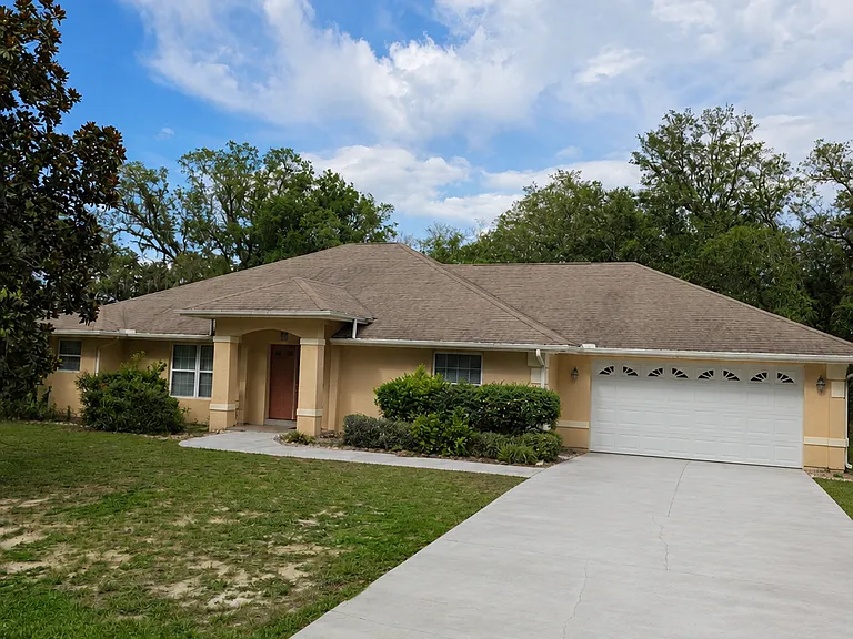 1750 N Valencia Dr — Photo 1