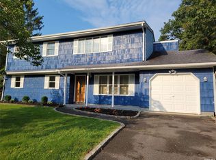 8 Milldown Rd, Yaphank, NY 11980