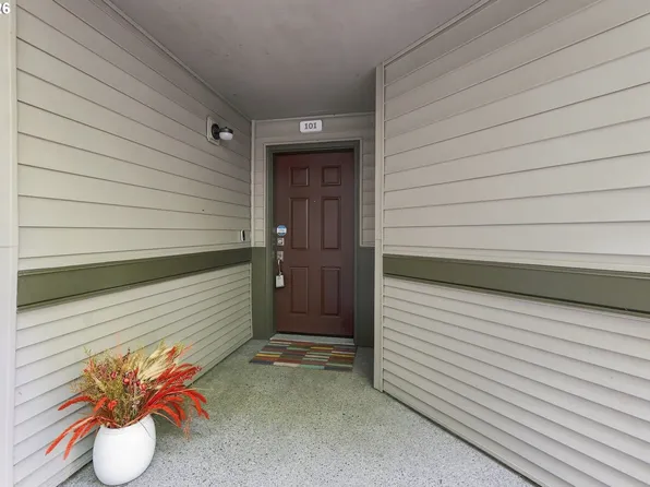 14905 SW Sandhill Loop Unit 101, Beaverton, OR 97007