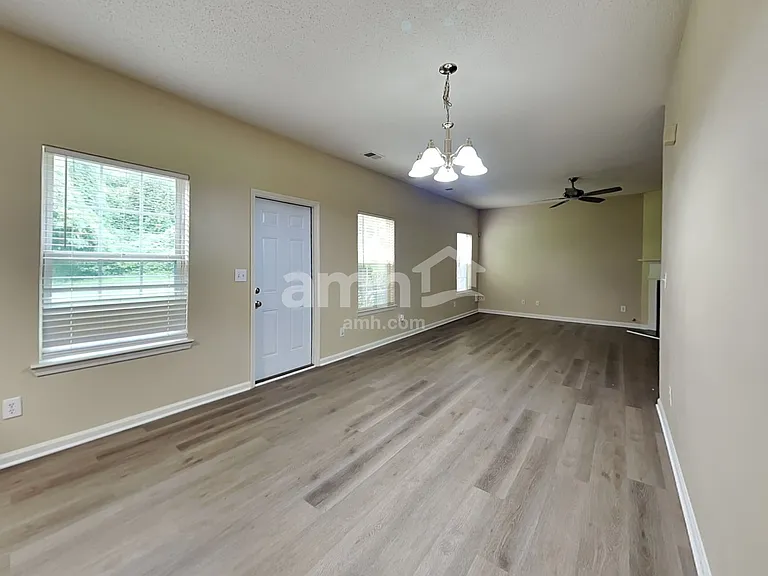 1610 Thornwick Trce — Photo 5