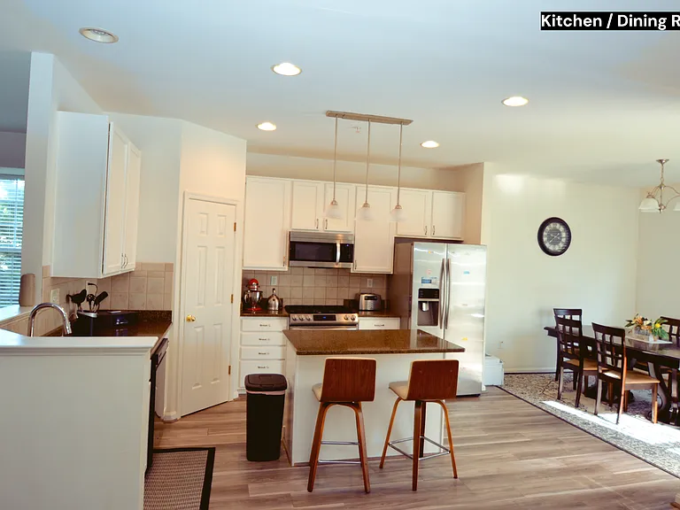 1034 Lily Way — Photo 7