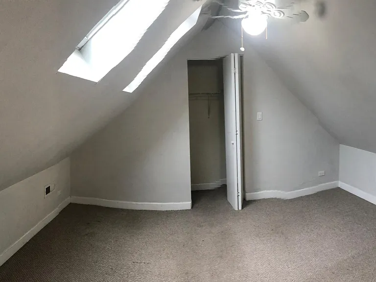 3102 N Southport Ave #2F — Photo 6