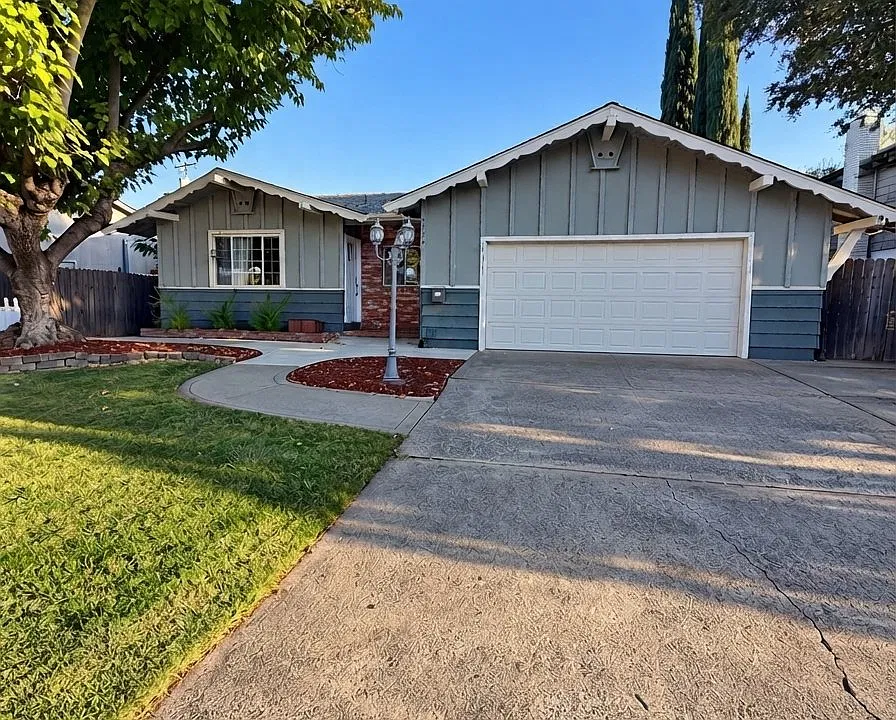 9639 Tanglewood Cir