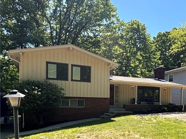 887 Delaware Ave, Akron, OH 44303