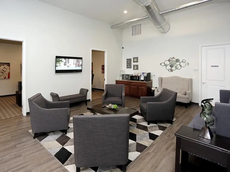 Sienna Place — Photo 8