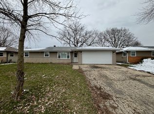 6944 Vesta Dr, Rockford, IL 61109